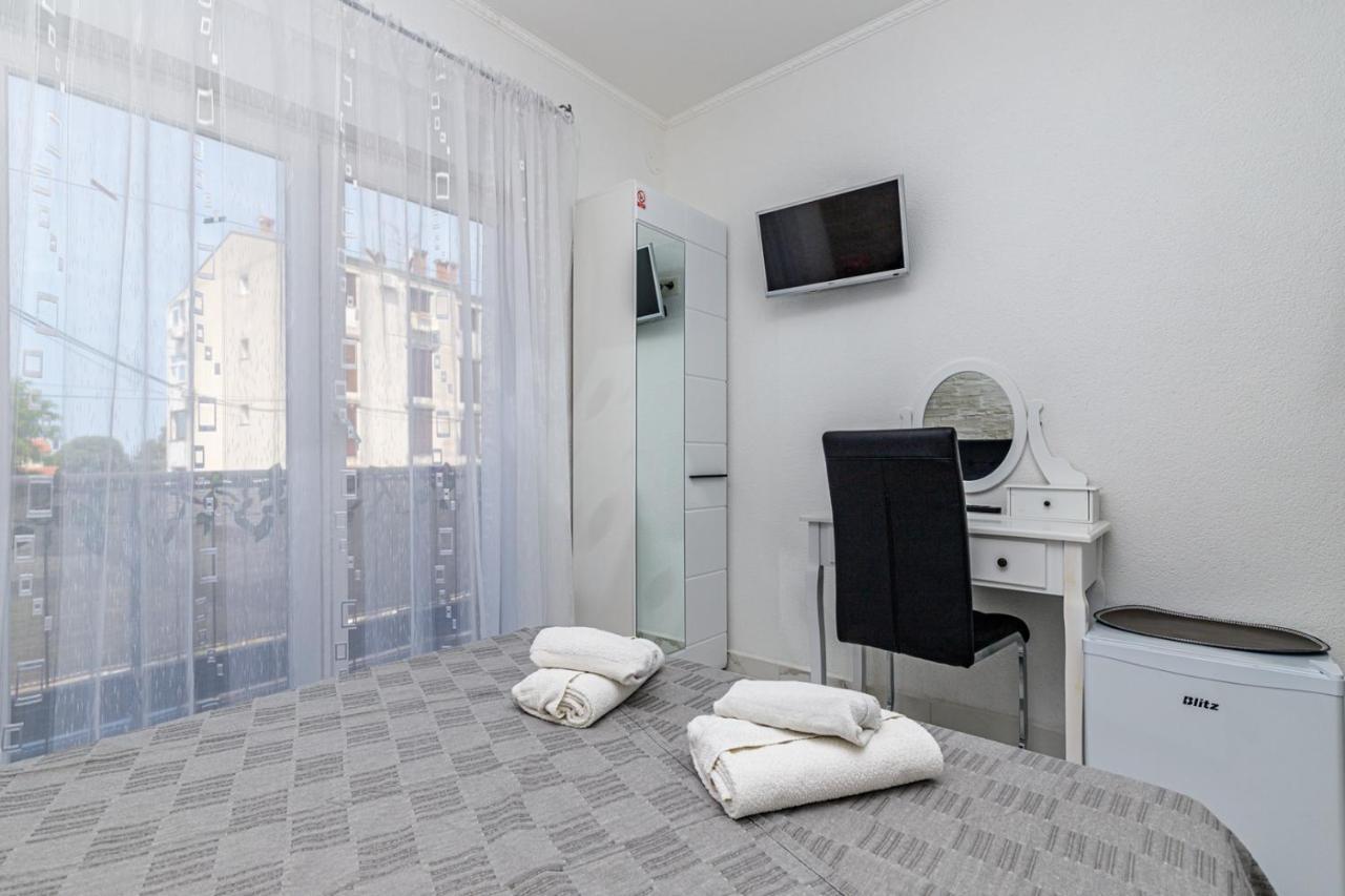 Genoa Rooms Poreč Exterior foto