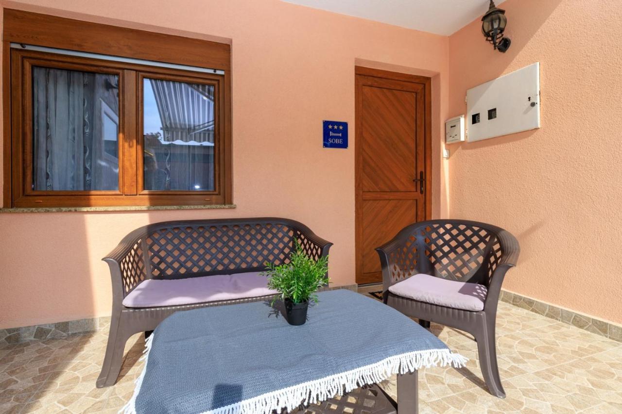 Genoa Rooms Poreč Exterior foto